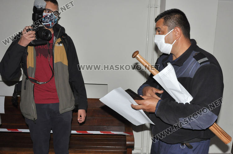 Шампион по бокс и брат му налагали мъжа в „Република“, след сбиване за дрога