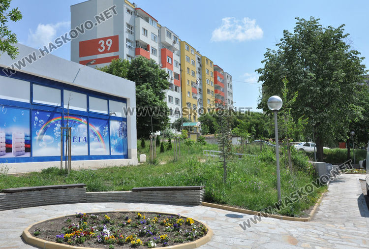 В „Орфей“ се жалват от змии и неокосени треви