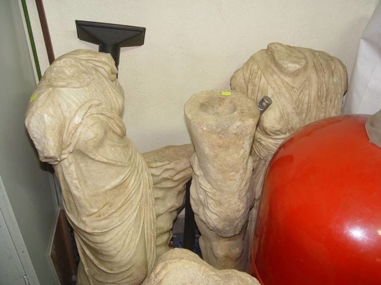 Прокуратурата е иззела още артефакти от офисите на Васил Божков