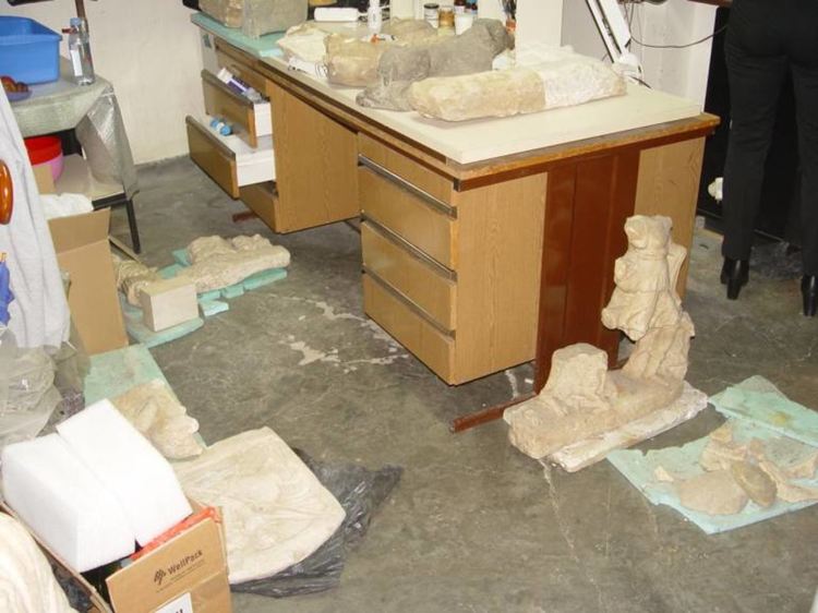 Прокуратурата е иззела още артефакти от офисите на Васил Божков