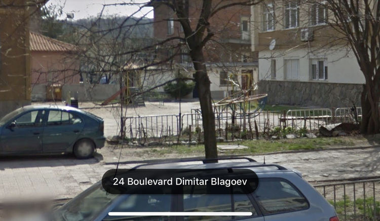 снимката е стара от google maps