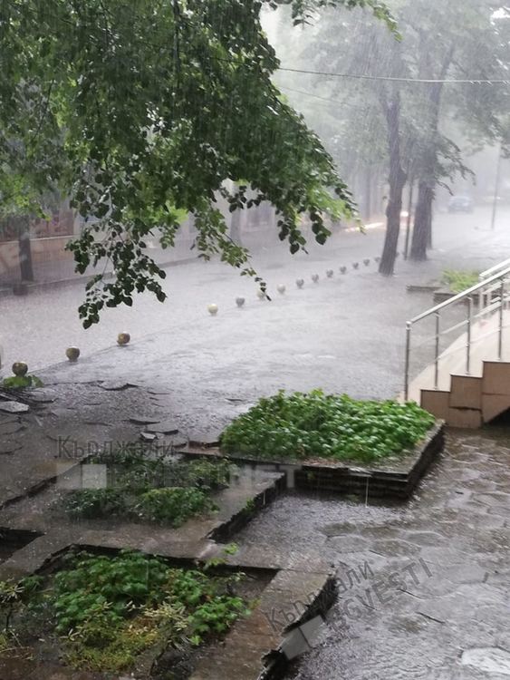Водна  стена с градушка удави Кърджали/снимки/