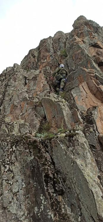 Военни преминаха курс по алпийска подготовка, катериха Турлука
