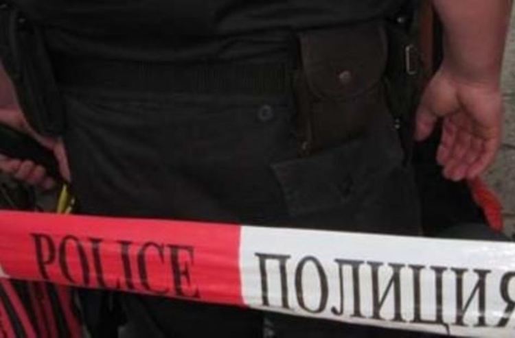 Жена удря с дъска съседката си, друга блъска кола и ранява 62-годишна