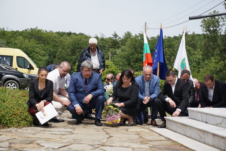 Поклон на Илиева нива