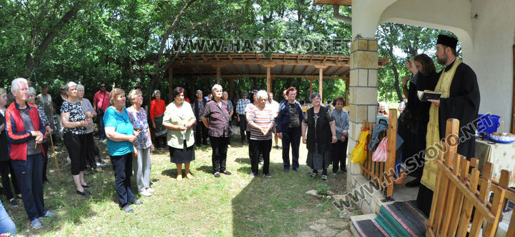 Курбан и молебен за здраве на Свети дух в Орлово (видео)