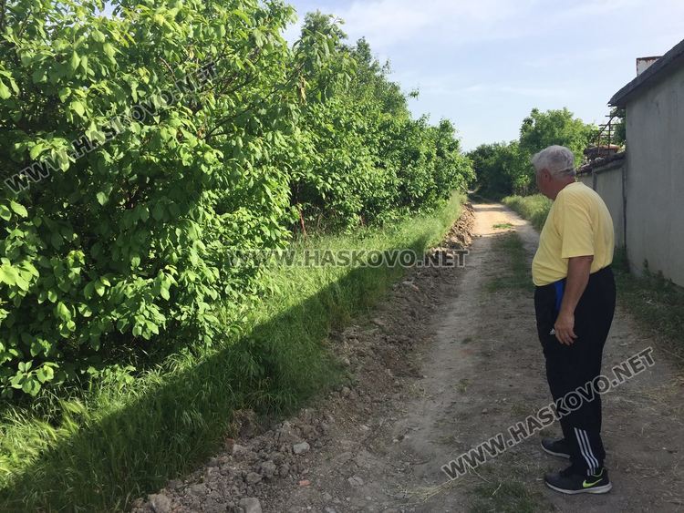От вилите в "Куба" се жалват от зловония. Твърдят, че са от незаконна тръба към микроводоем