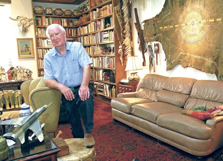 Форест Фен, 89-годишен автор и търговец на артефакти от Санта Фе, заяви, че ковчежето със съкровища, скрито в Скалистите планини през 2010 г., е намерено миналата седмица.