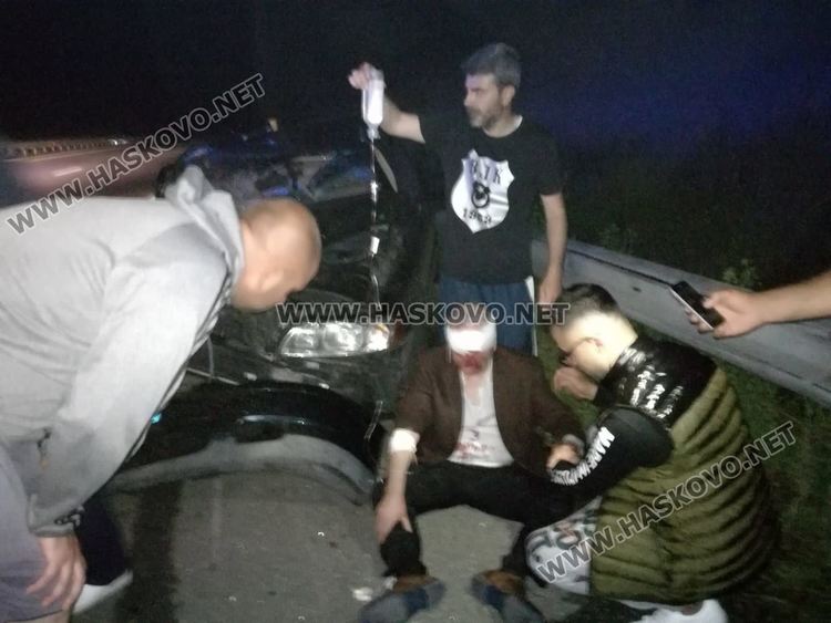 Няколко души пострадаха при катастрофа между кола и бус на магистрала “Марица”