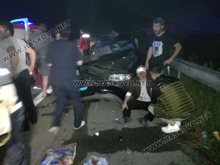 Няколко души пострадаха при катастрофа между кола и бус на магистрала “Марица”