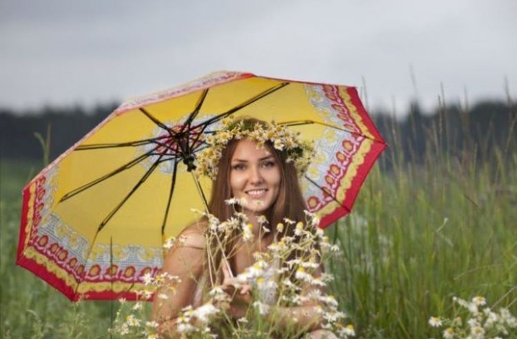 Слънце, облаци и кратък дъжд в сряда