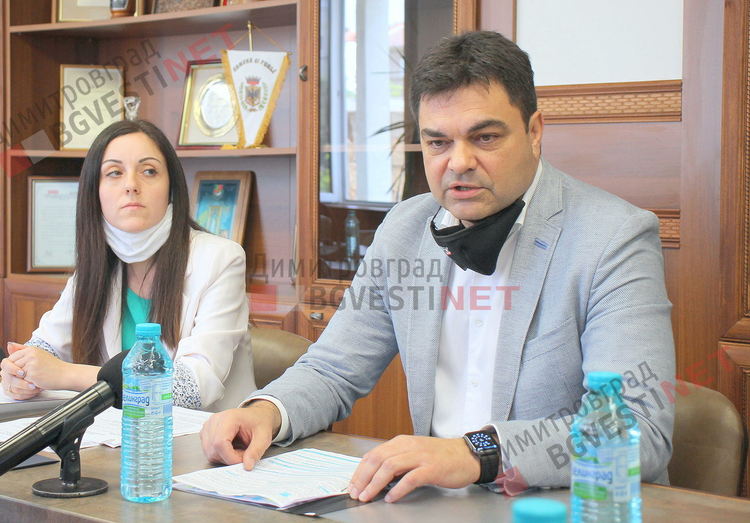 Скромен празник на града заради дупка в бюджета от над 2 милиона лева, орязват се и други разходи