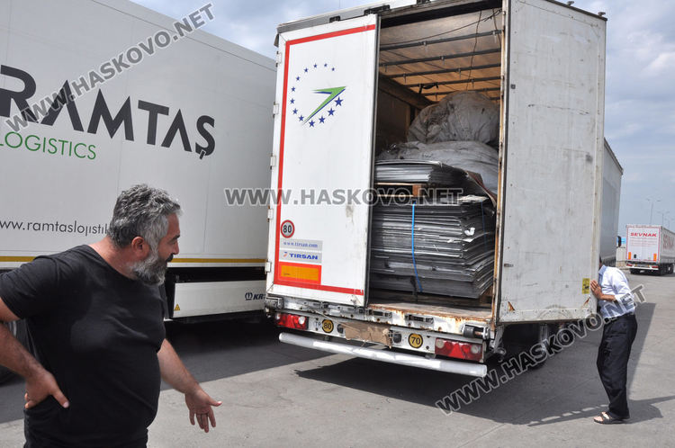 Шестте камиона с отпадъци ги връщат в Турция