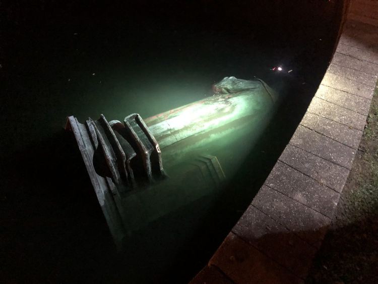 Протестиращи събориха паметник на Христофор Колумб и го хвърлиха в езеро