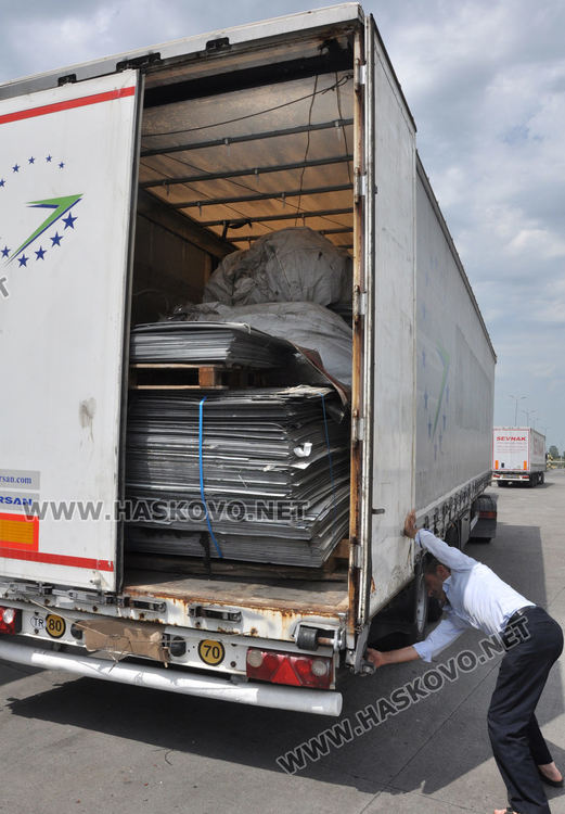 Шестте камиона с отпадъци ги връщат в Турция