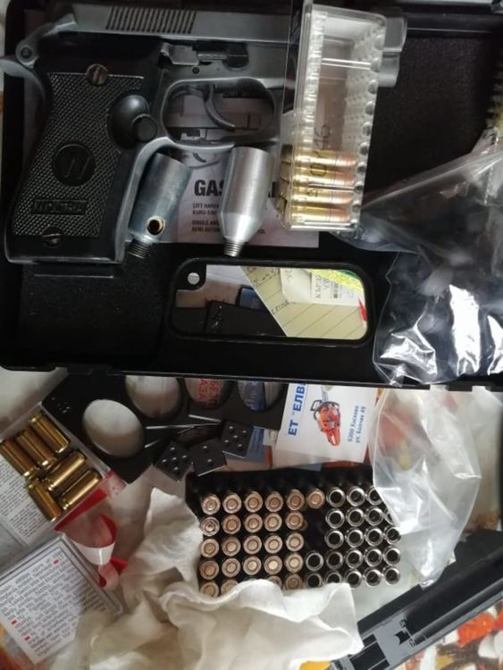 Двама в ареста за незаконно оръжие и боеприпаси