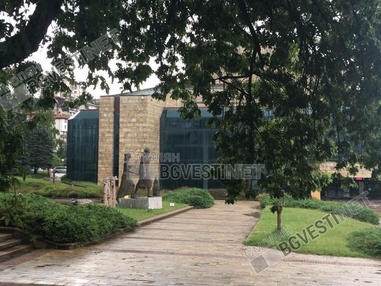 Предупреждение за опасно време: гръмотевични бури, дъжд и градушка