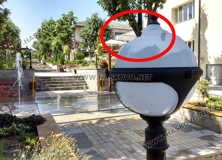 Градушката увредила коли, лампи и насаждения, загинал е щъркел