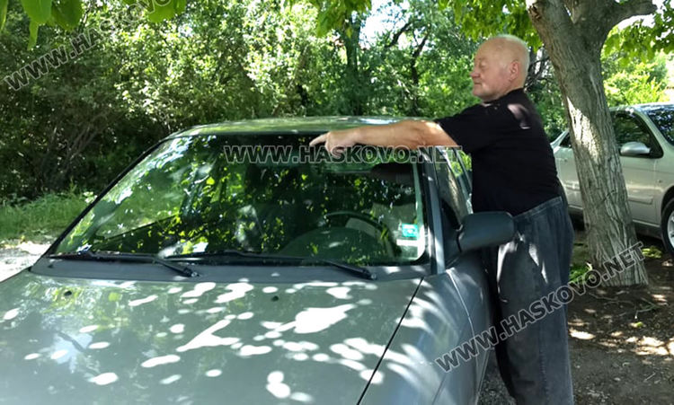 Градушката увредила коли, лампи и насаждения, загинал е щъркел