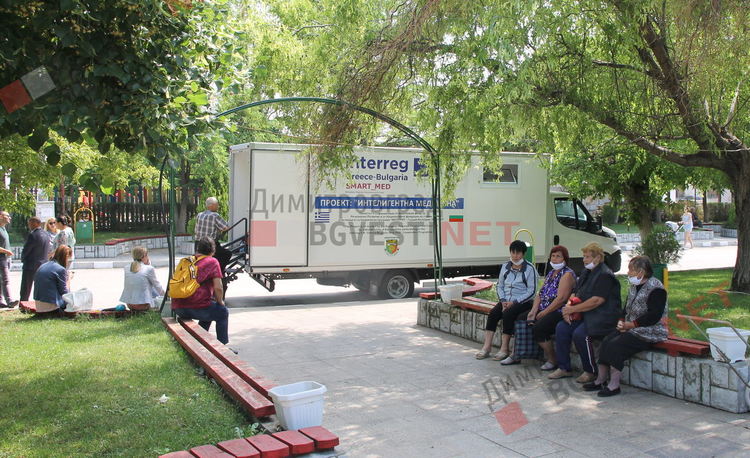 Мобилният медицински кабинет прегледа първите пациенти в село Добрич
