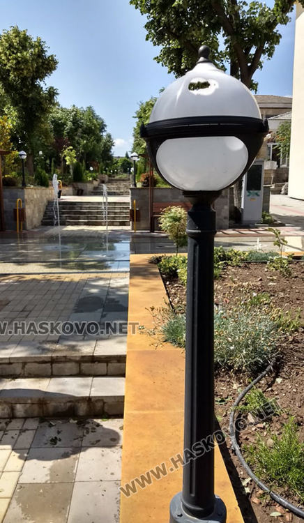 Градушката увредила коли, лампи и насаждения, загинал е щъркел