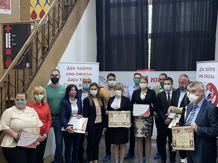 Феновете на „Игра на тронове“ у нас с кръводарителско признание за „Кръв за трона“