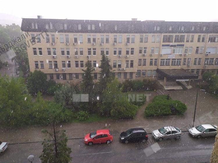 Кратък дъжд с гръмотевична буря днес в Кърджали