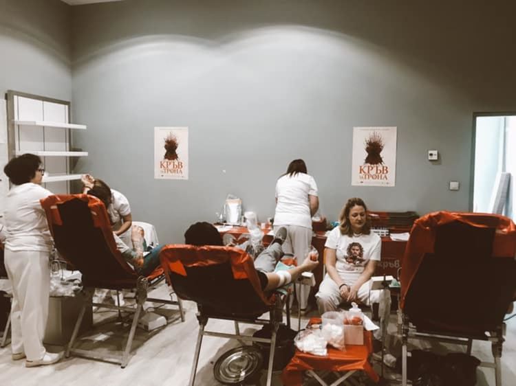 Феновете на „Игра на тронове“ у нас с кръводарителско признание за „Кръв за трона“