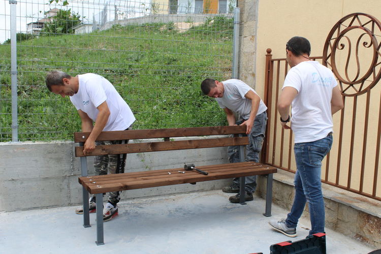 Монтираха люлки-везни в Хасково и поставиха специална настилка под тях