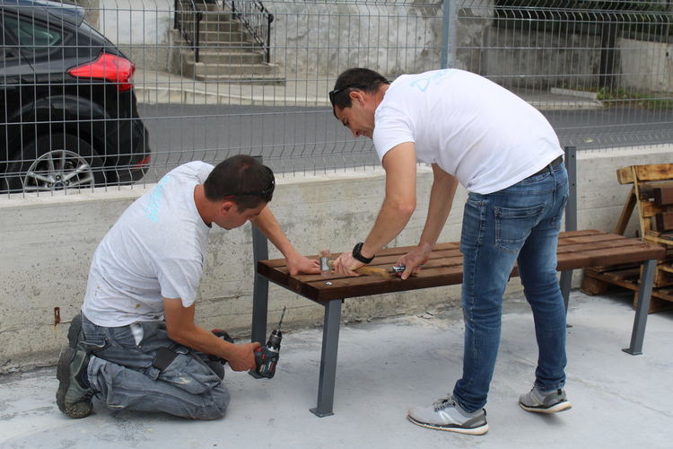Монтираха люлки-везни в Хасково и поставиха специална настилка под тях