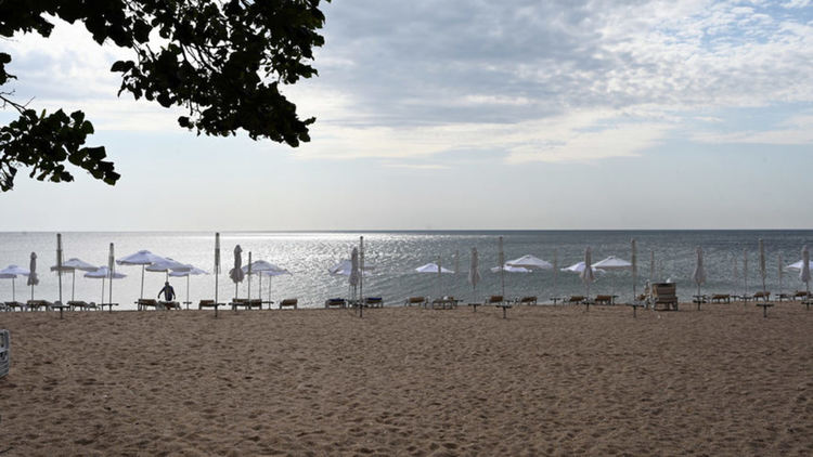 Мъж с коронавирус на къмпинг „Градина" под карантина в караваната си