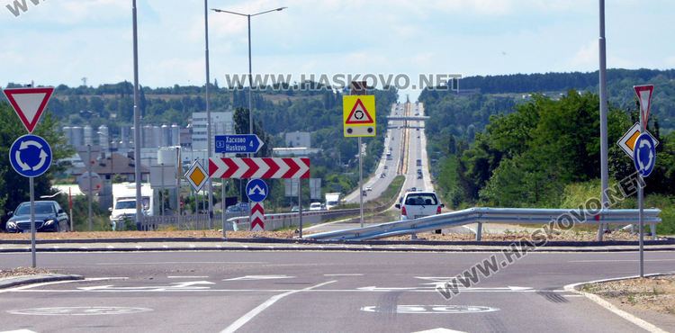 Кръговото до „Язаки” вече е със светещ знак