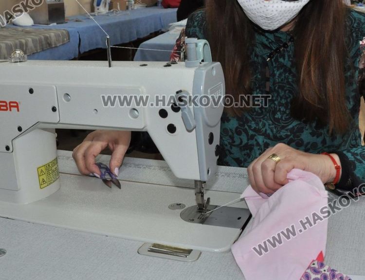 Търсят 30 шивачки и ръководител в строителството за 1500 лева