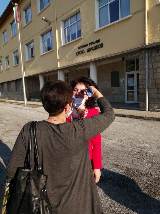 Огнището на ковид-19 не спря изпитите в Доспат, 819 се явиха в областта по български език