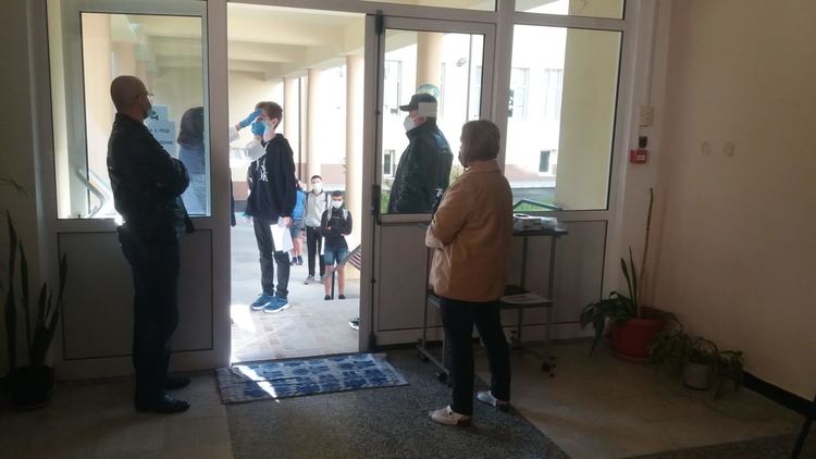 Огнището на ковид-19 не спря изпитите в Доспат, 819 се явиха в областта по български език