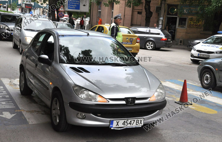 МВР: Водачът на Пежото е блъснал пешеходката на зебра, отнел й е предимството