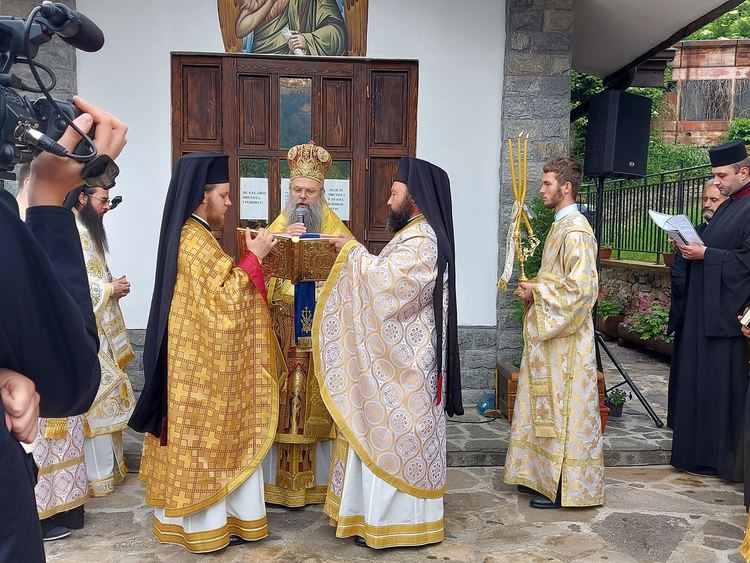 Митрополит Николай освети църква в Брезе за 300 души, чакали я 17 години