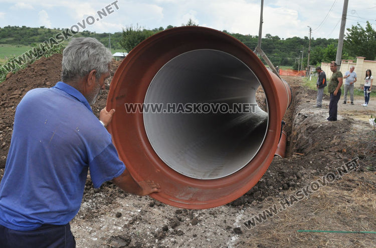 Прокараха 600 метра от канализацията в &bdquo;Болярово&ldquo;