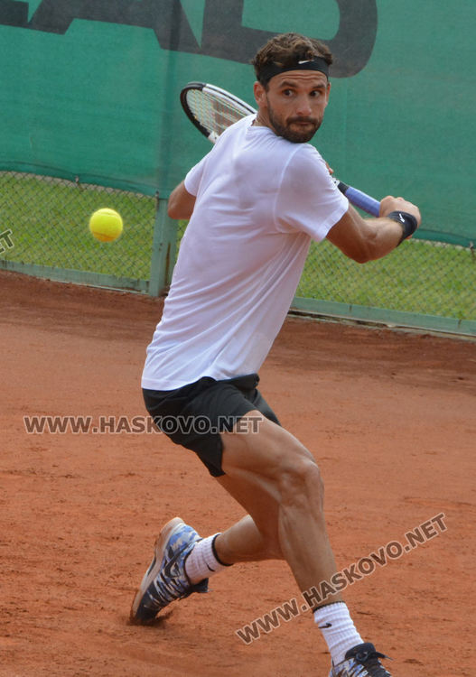 Григор Димитров тренира на тенис кортовете на “Кенана” (видео)