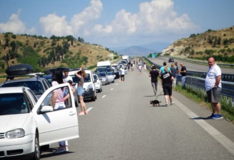 Между 13 и 15 хиляди туристи са преминали "Кулата" в посока Гърция в понеделник