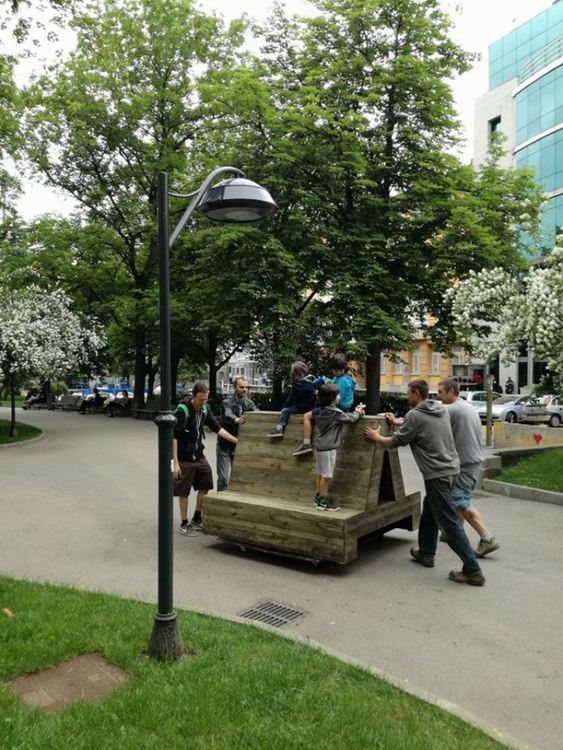 Инсталацията "Българските букви" - поздрав към Германия