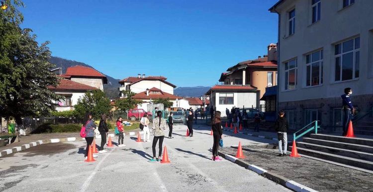 Само 16 седмокласници не отидоха на изпит по математика в Смолянска област