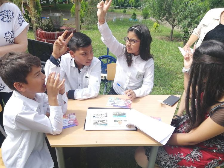 Тържествено завършване на учебната година в Конуш 