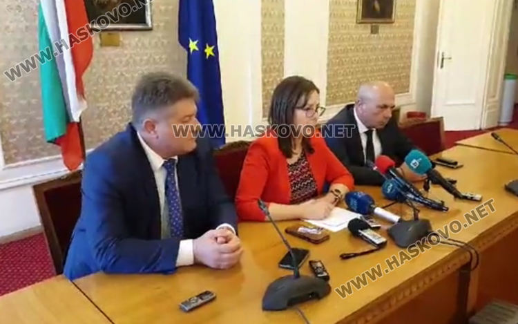 Депутатите от ГЕРБ Хасково дават Нинова на главния прокурор заради неистини за водата