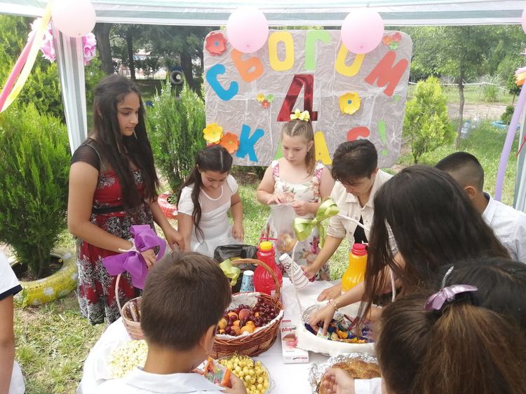 Тържествено завършване на учебната година в Конуш 