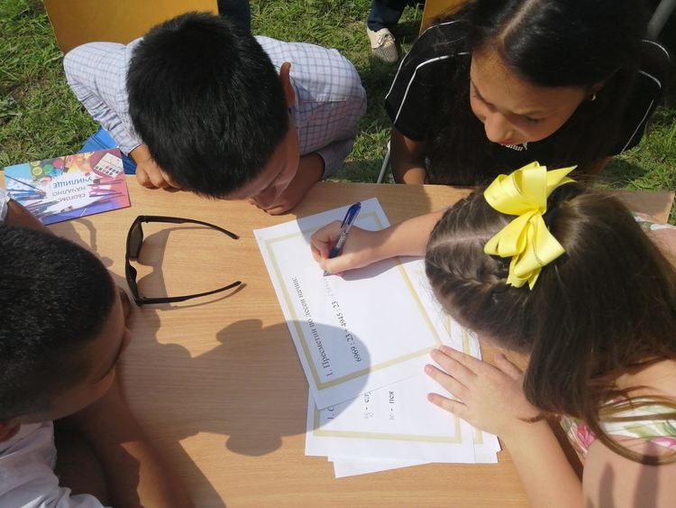 Тържествено завършване на учебната година в Конуш 