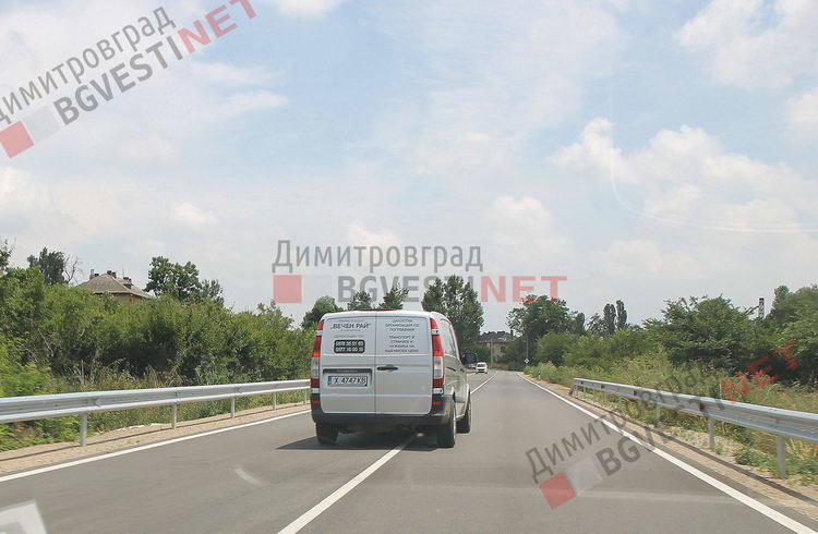 Автомобил на траурна агенция с превишена скорост и предприел забранено изпреварване