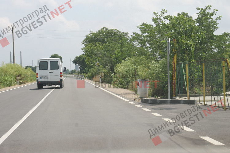 лекотоварен автомобил с превишена скорост и изпреварващ в забранен участък