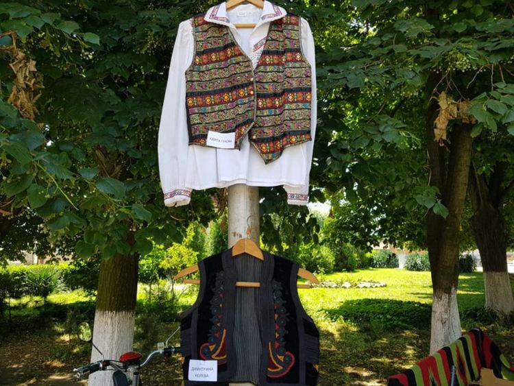 Деца рисуваха "Чергата на баба"