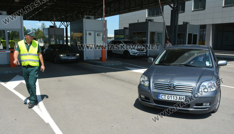 Над 50% от дължимите глоби се плащат на границата, 4 автомобила спрени от движение